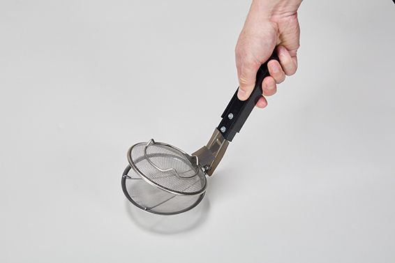 らくらくアク取り器