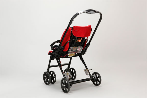 Stroller with automatic brakes, so that mothers feel relieved