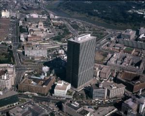 竣工当時の霞が関ビル