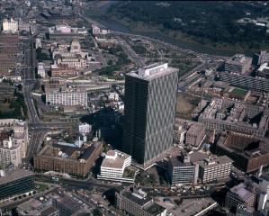 竣工当時の霞が関ビル