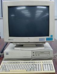 図1 DES解読実験に用いた計算機の一台(PA-RISC 99MHz)